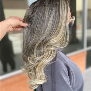 Meet your Posher, Jenisy